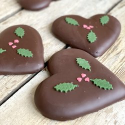 Honningkage hjerter med gte mrk chokolade 60% og guld, 3 stk 