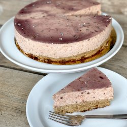 Krydret blommemousse med bler. Kage til 12 pers.