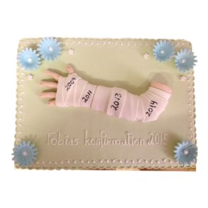 KONFIRMATIONS KAGE - Brkket arm