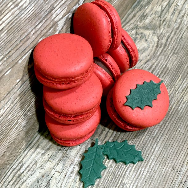 Box med 12 stk. Rde jule macarons m. chokoladetrffel, julekrydderier og guld