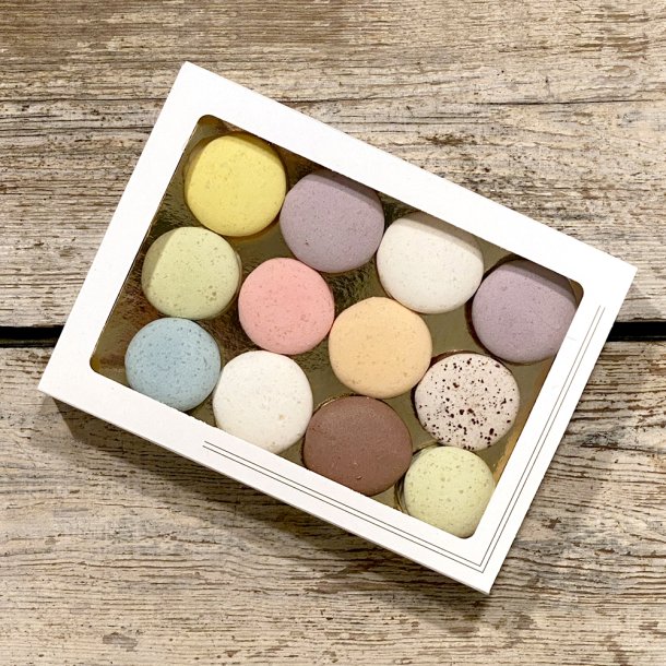 Box med 12 stk. Macarons - Mix af diverse smage og farver