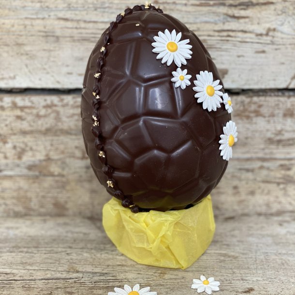 Smukt stort pskeg fyldt med hndlavet chokolade og marcipanpskeg (ca. 850-885 gr.)