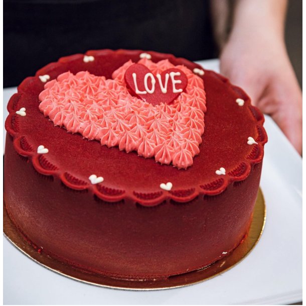 Valentines kage med romantiske hjerter og marcipan til 12 pers.