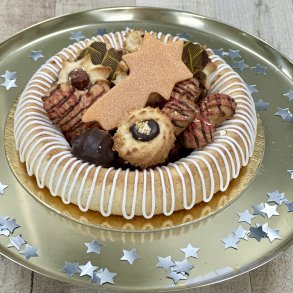 Luksus Kransekage krans 2026 til min. 6 pers. med kransekagekonfekt