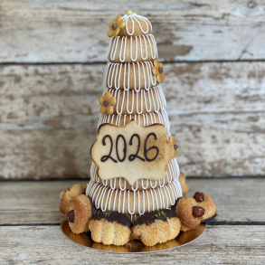 Luksus Kransekage top 2025 til 10-12 pers. med kransekagekonfekt