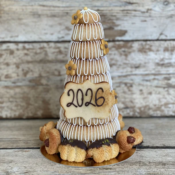 Luksus Kransekage top 2025 til 10-12 pers. med kransekagekonfekt